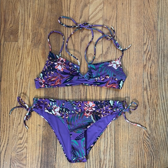 Andie Casablanca Bikini Set Plum Purple Floral size S NWOT - Picture 2 of 10